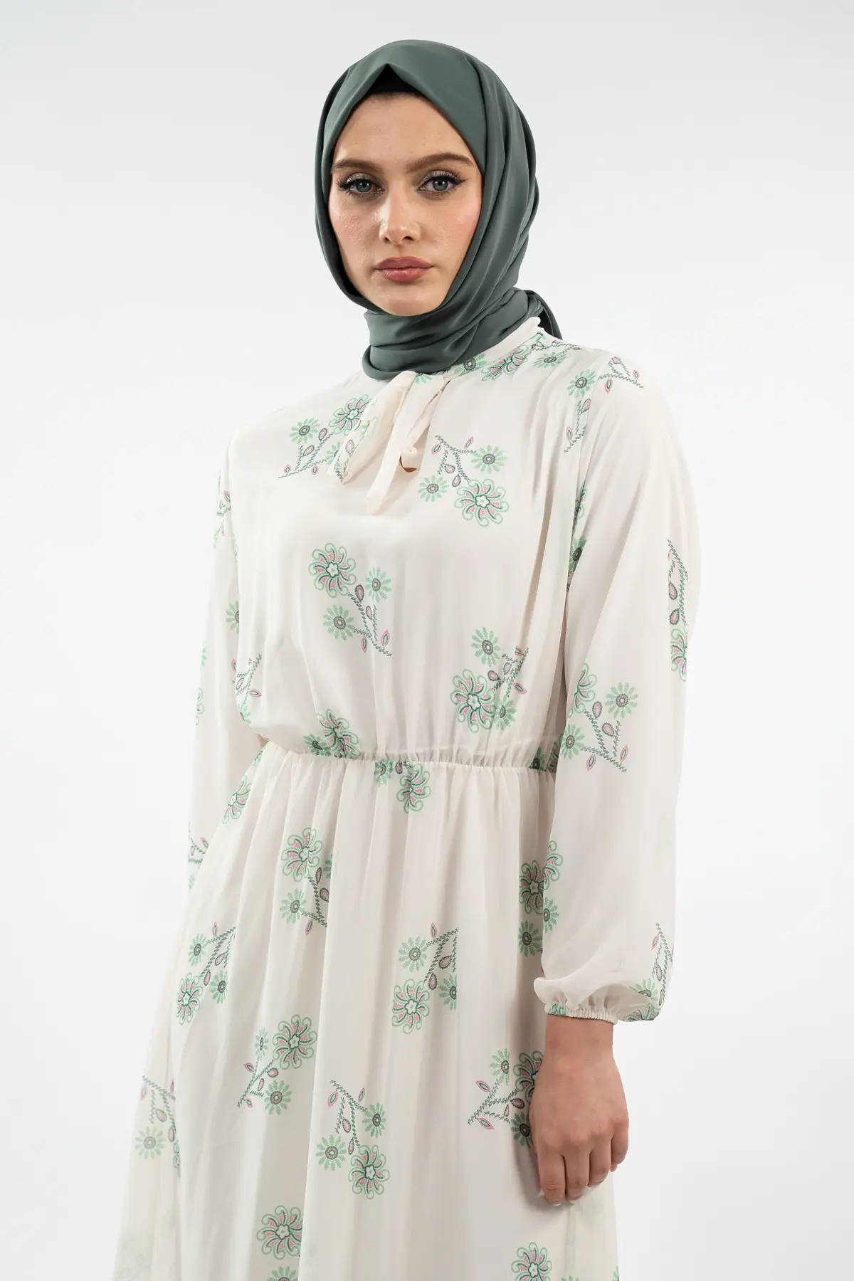 Yeni Sezon Çiçek Desenli Tesettür Elbise-detail