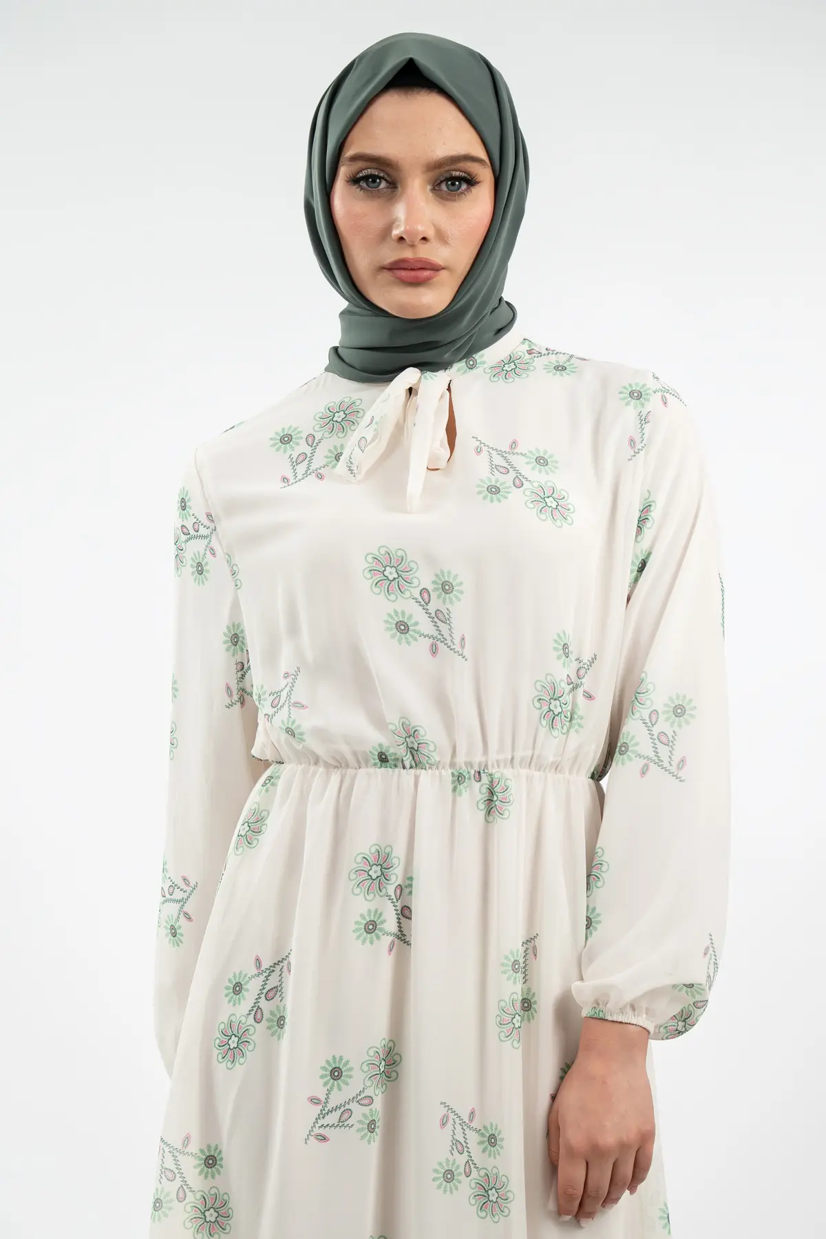 Yeni Sezon Çiçek Desenli Tesettür Elbise-detail