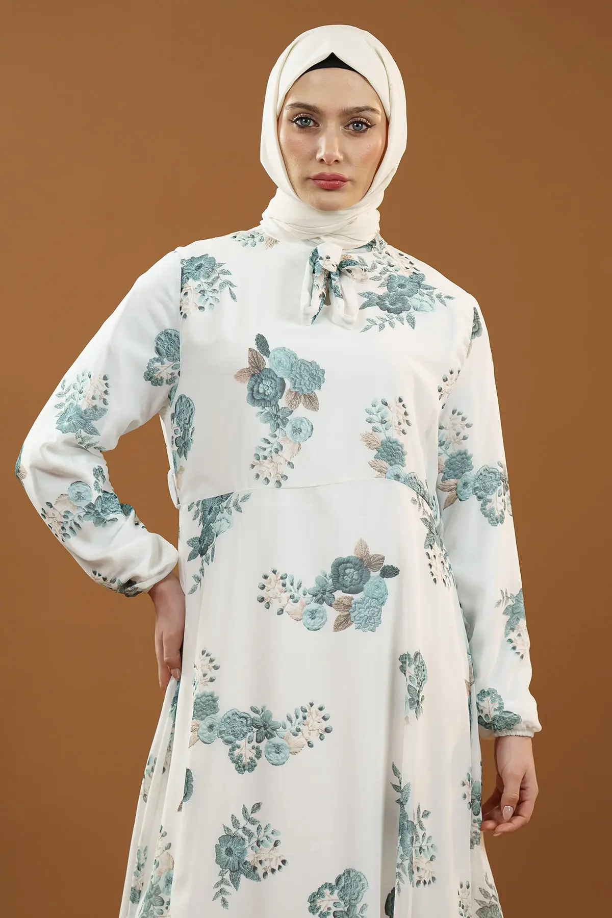 Yeni Sezon Çiçek Desenli Tesettür Elbise-detail