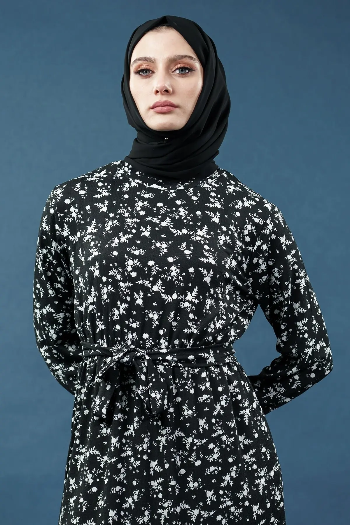 Yeni Sezon Çiçekli Bürümcük Siyah Elbise-detail