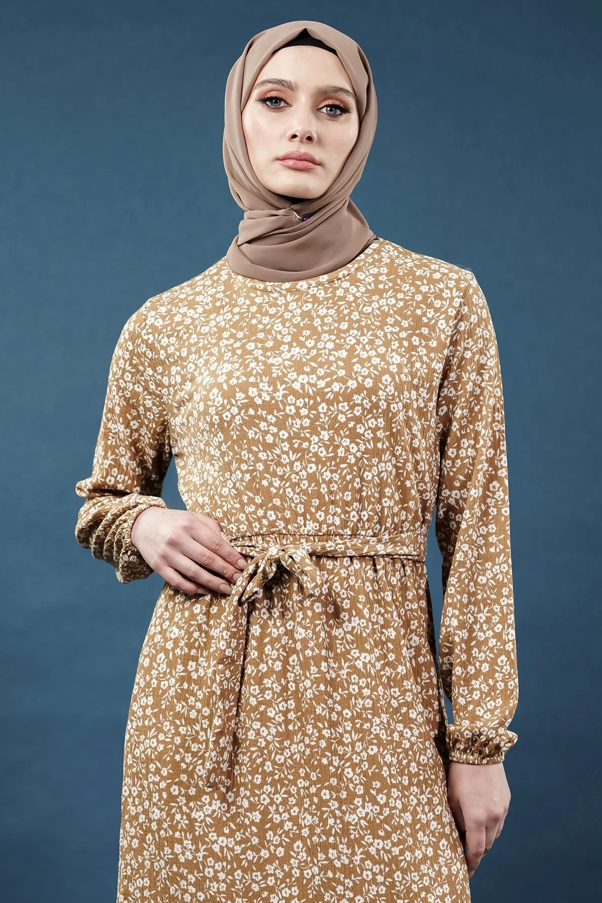 Yeni Sezon Desenli Bürümcük Kahverengi Tesettür Elbise-detail