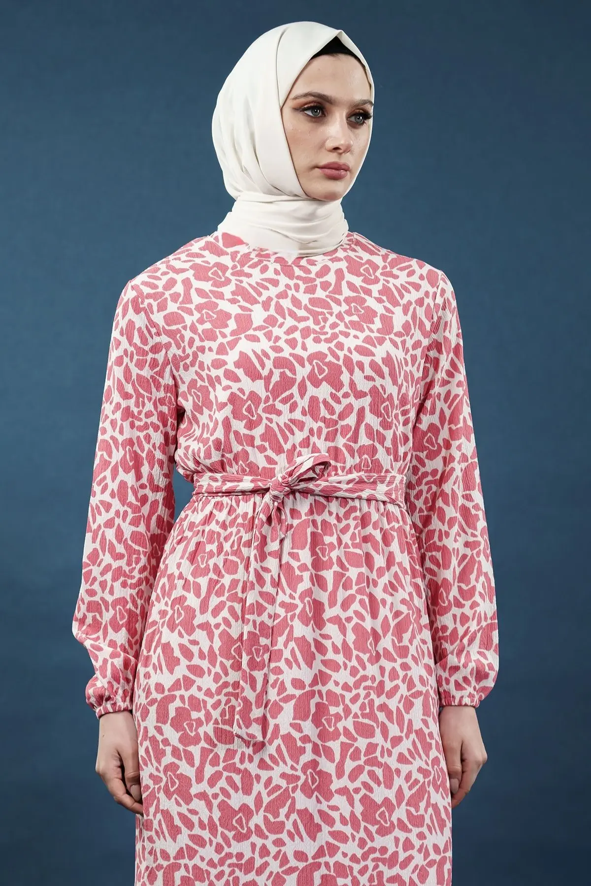 Yeni Sezon Desenli Bürümcük Pembe Tesettür Elbise-detail