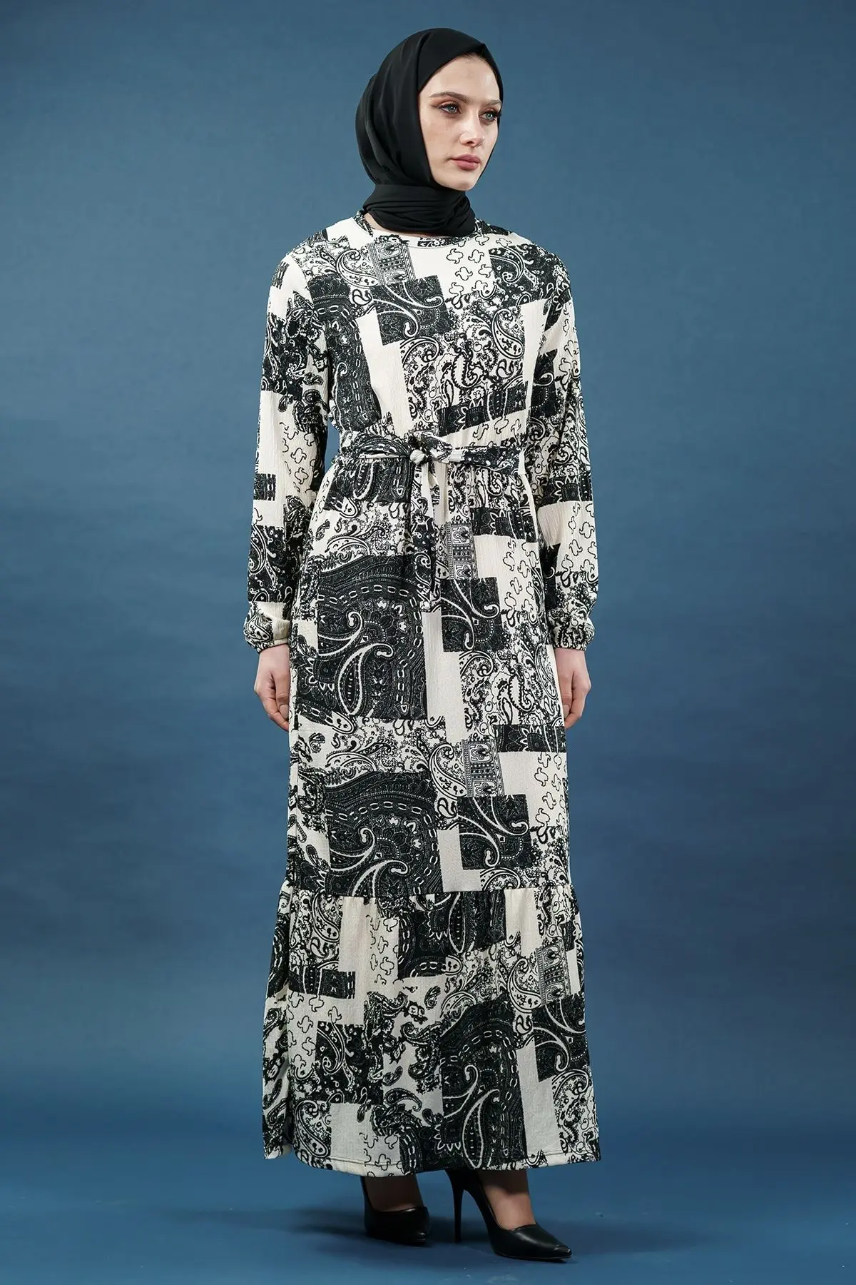 Yeni Sezon Desenli Bürümcük Siyah Tesettür Elbise-detail