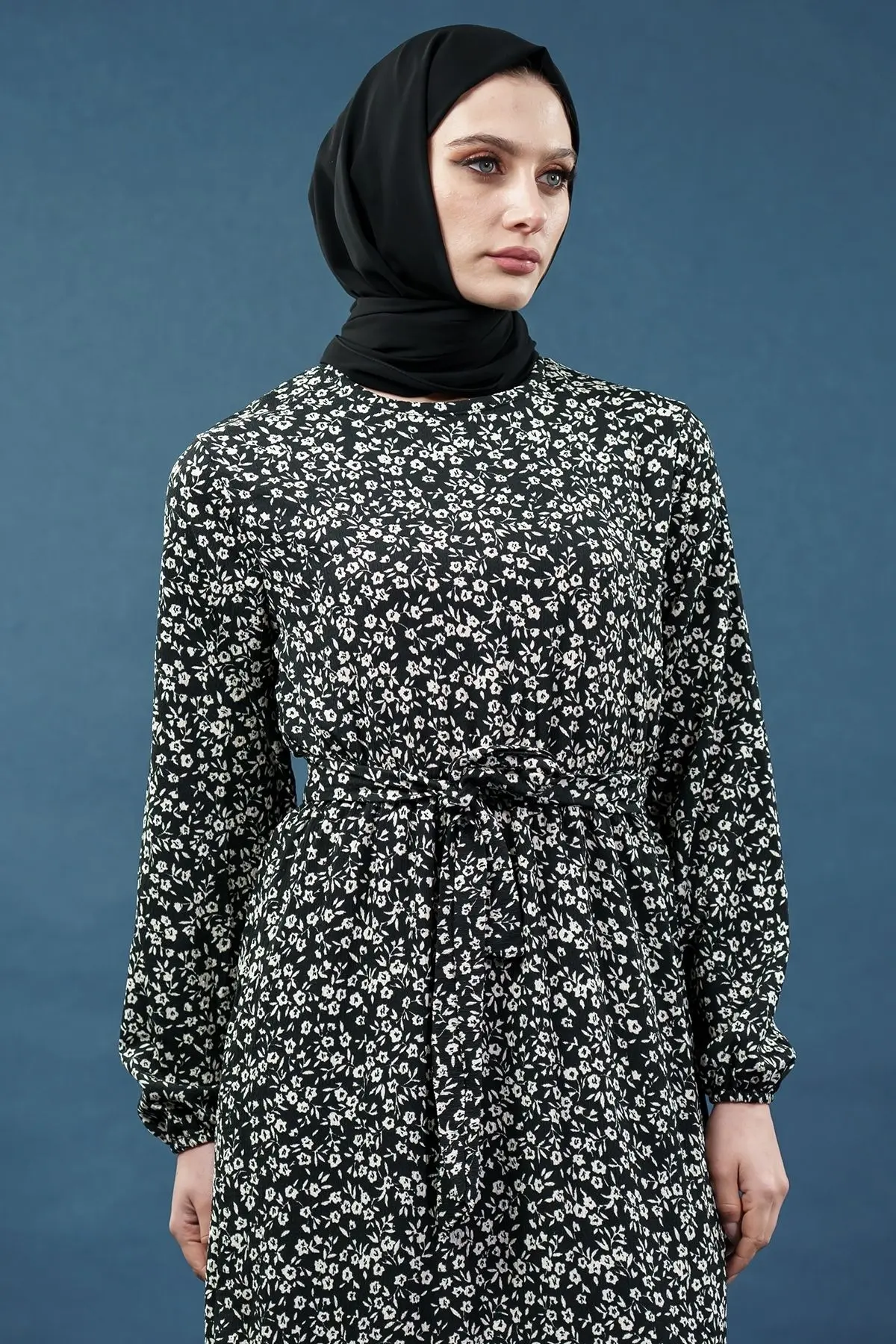 Yeni Sezon Desenli Bürümcük Siyah Tesettür Elbise-detail