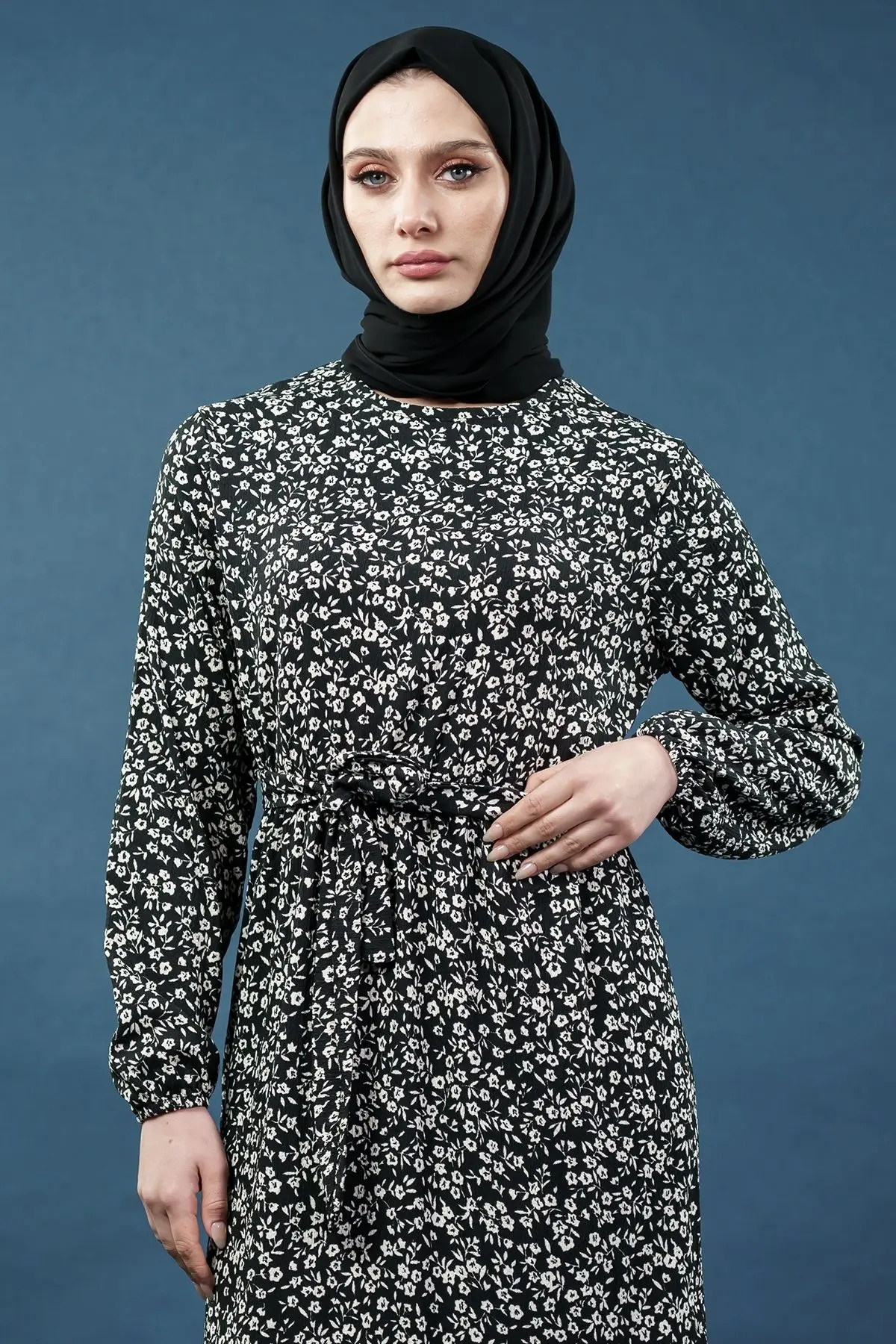 Yeni Sezon Desenli Bürümcük Siyah Tesettür Elbise-detail