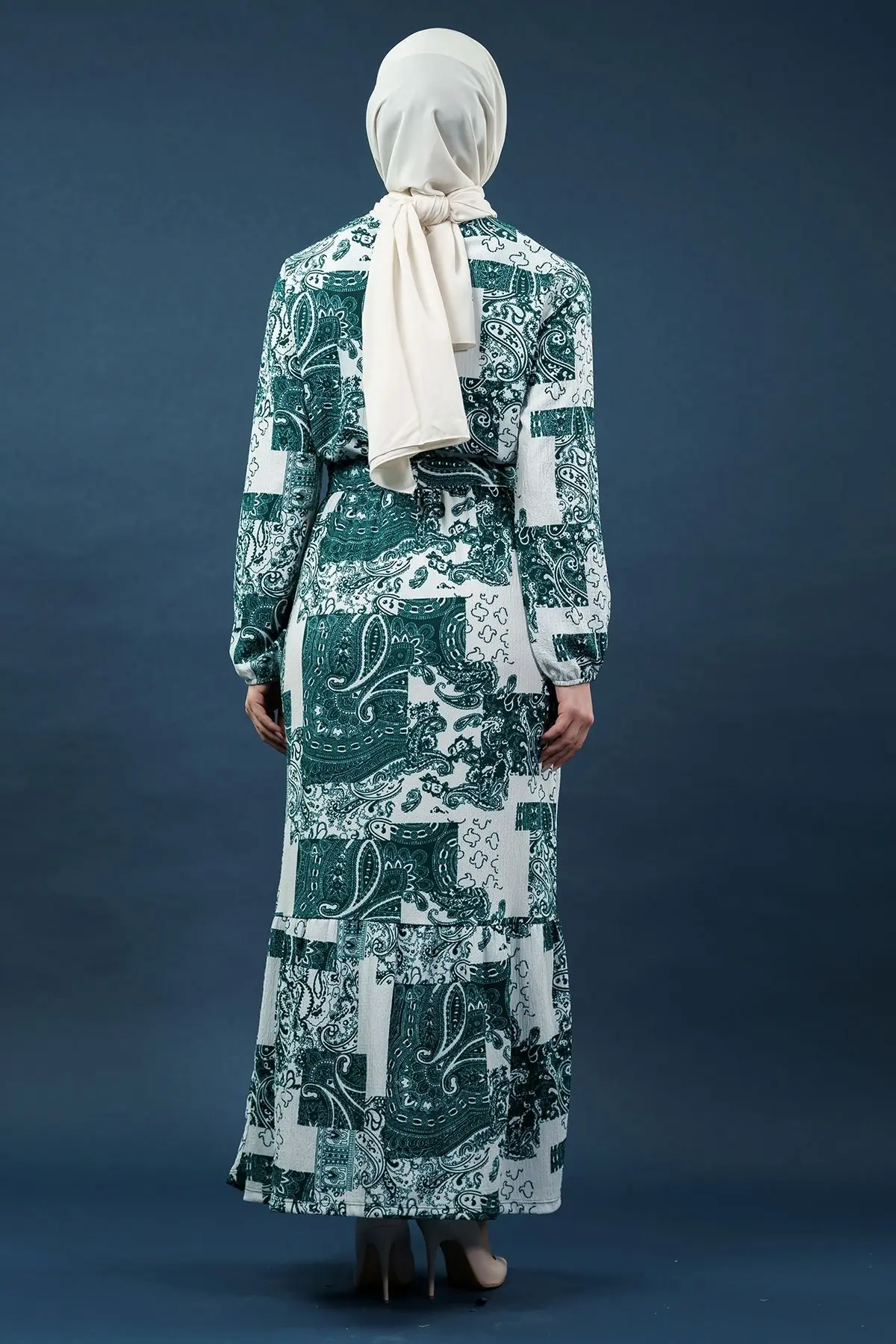 Yeni Sezon Desenli Bürümcük Yeşil Tesettür Elbise-detail