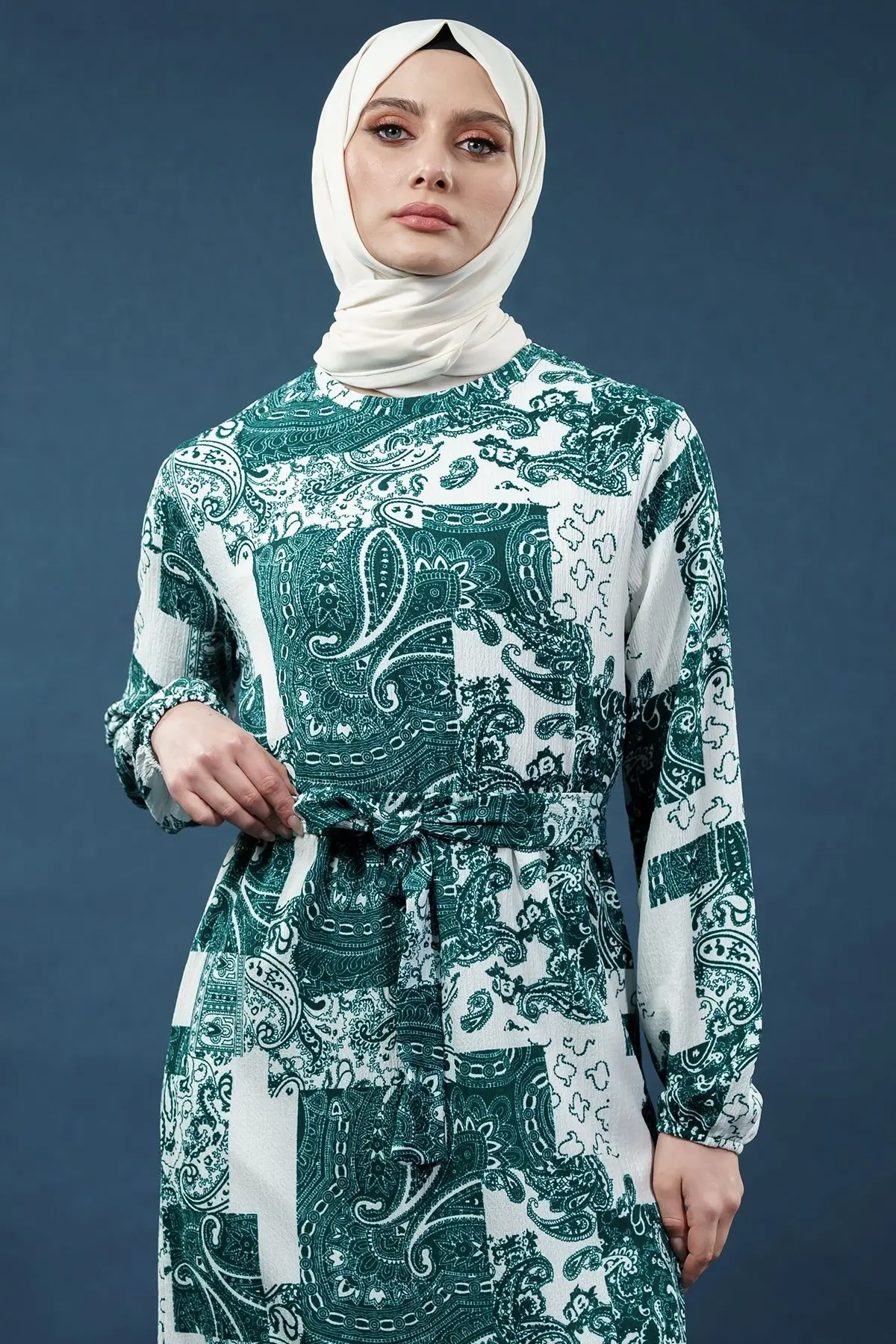 Yeni Sezon Desenli Bürümcük Yeşil Tesettür Elbise-detail