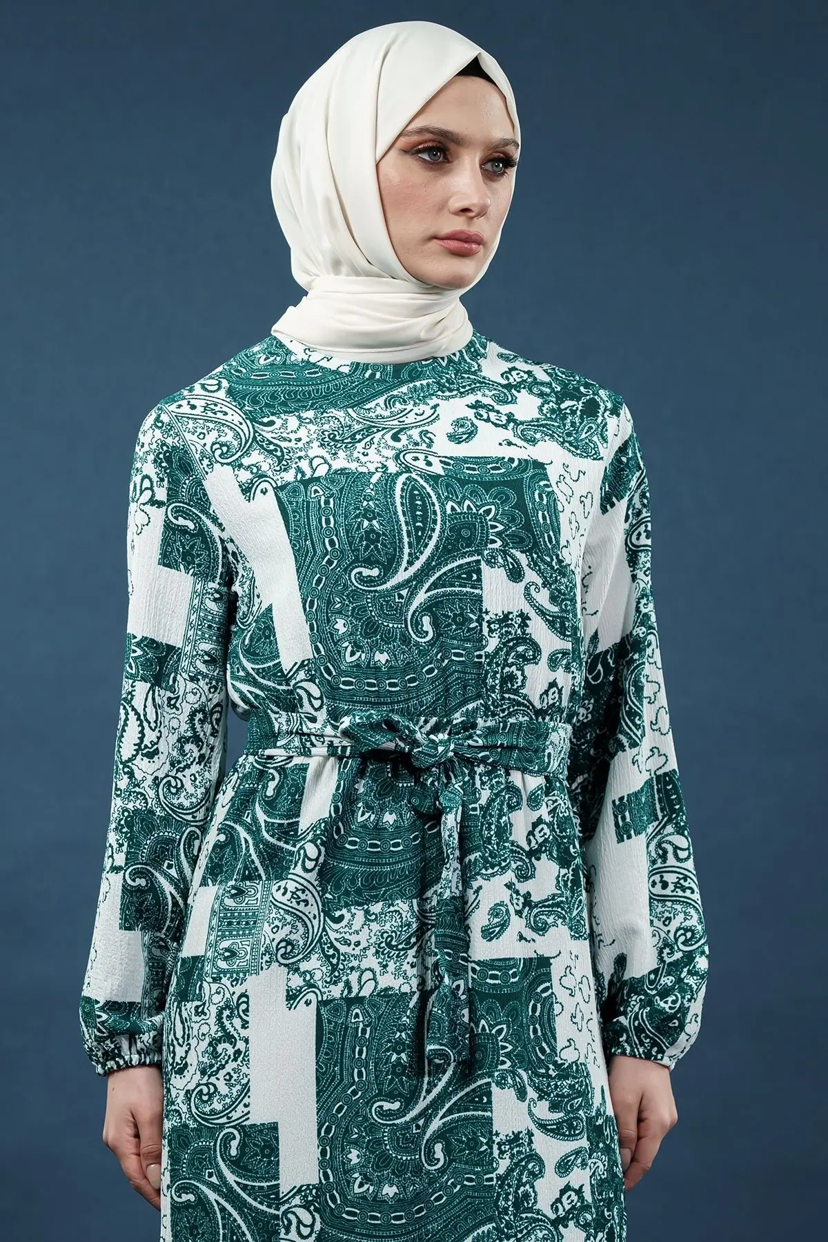 Yeni Sezon Desenli Bürümcük Yeşil Tesettür Elbise-detail