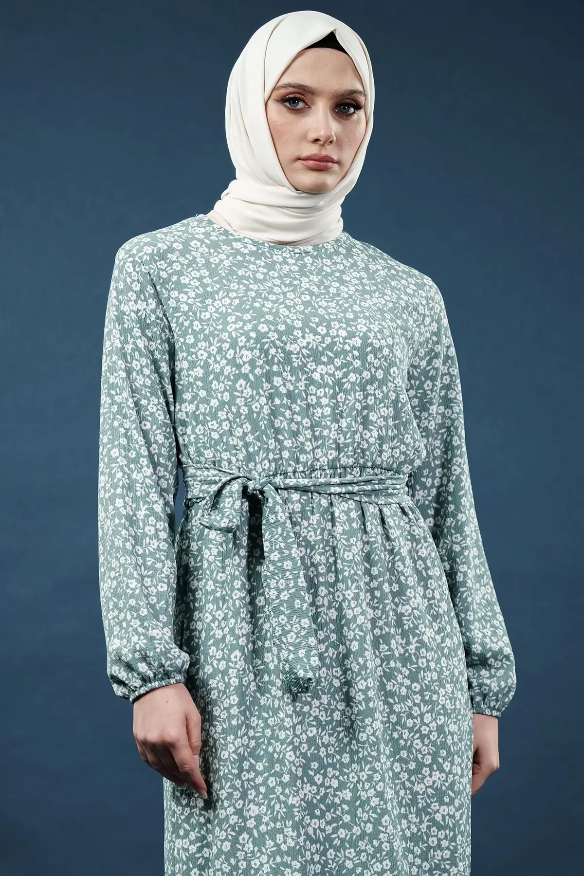 Yeni Sezon Desenli Bürümcük Yeşil Tesettür Elbise-detail