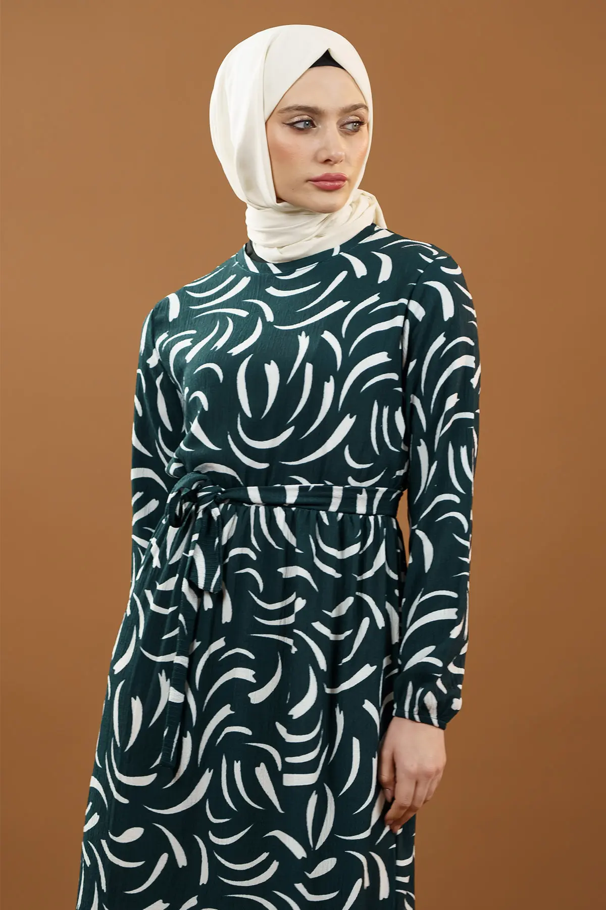 Yeni Sezon Desenli Bürümcük Yeşil Tesettür Elbise-detail