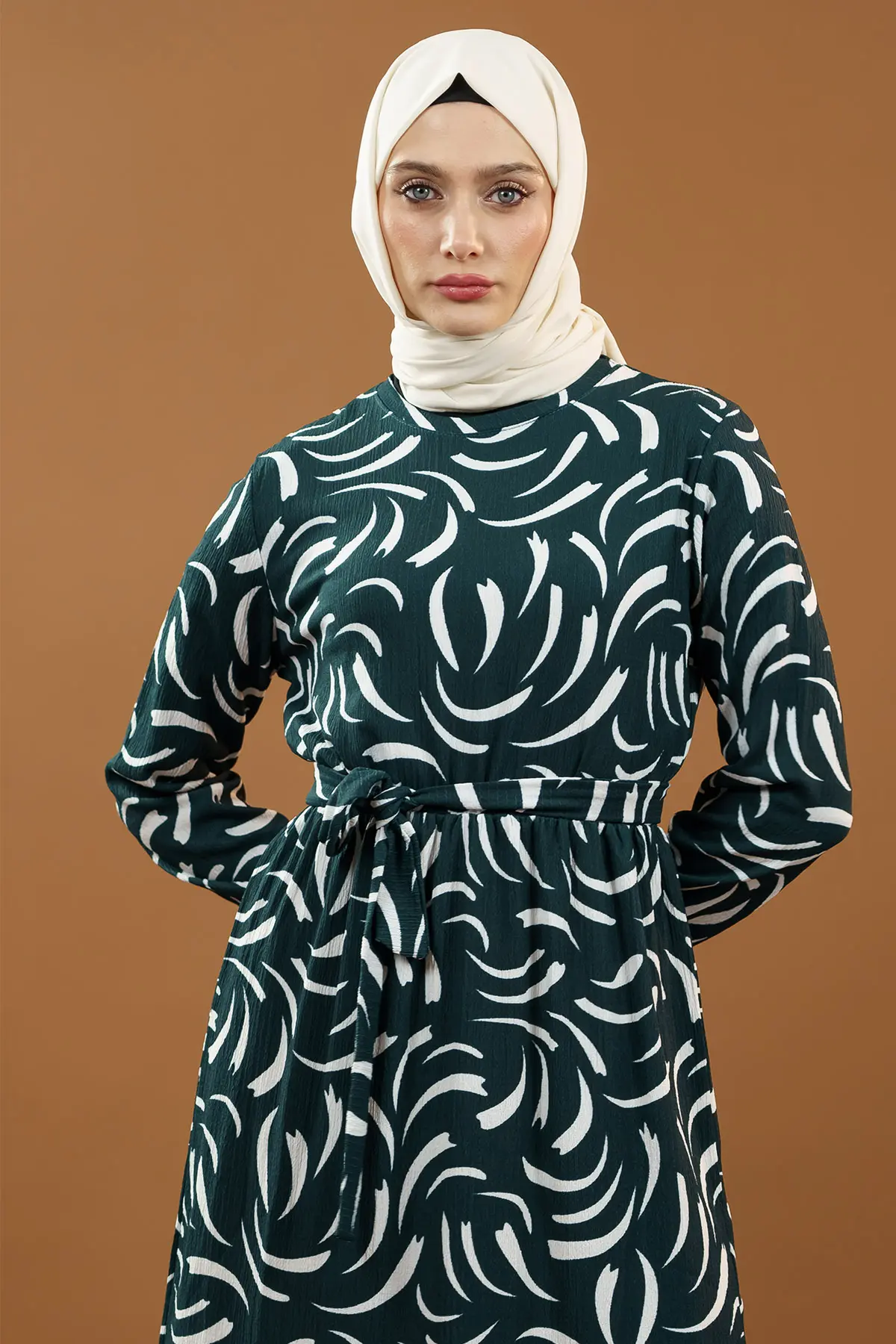 Yeni Sezon Desenli Bürümcük Yeşil Tesettür Elbise-detail