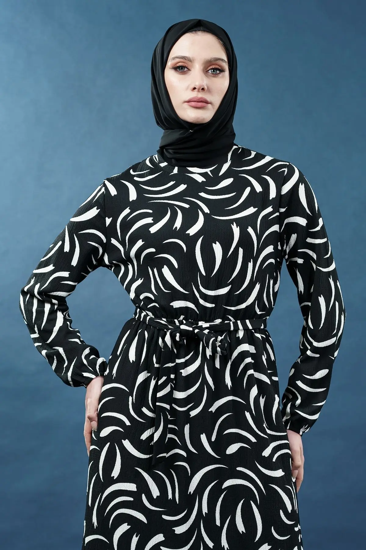 Yeni Sezon Kuşaklı Desenli Siyah Elbise-detail