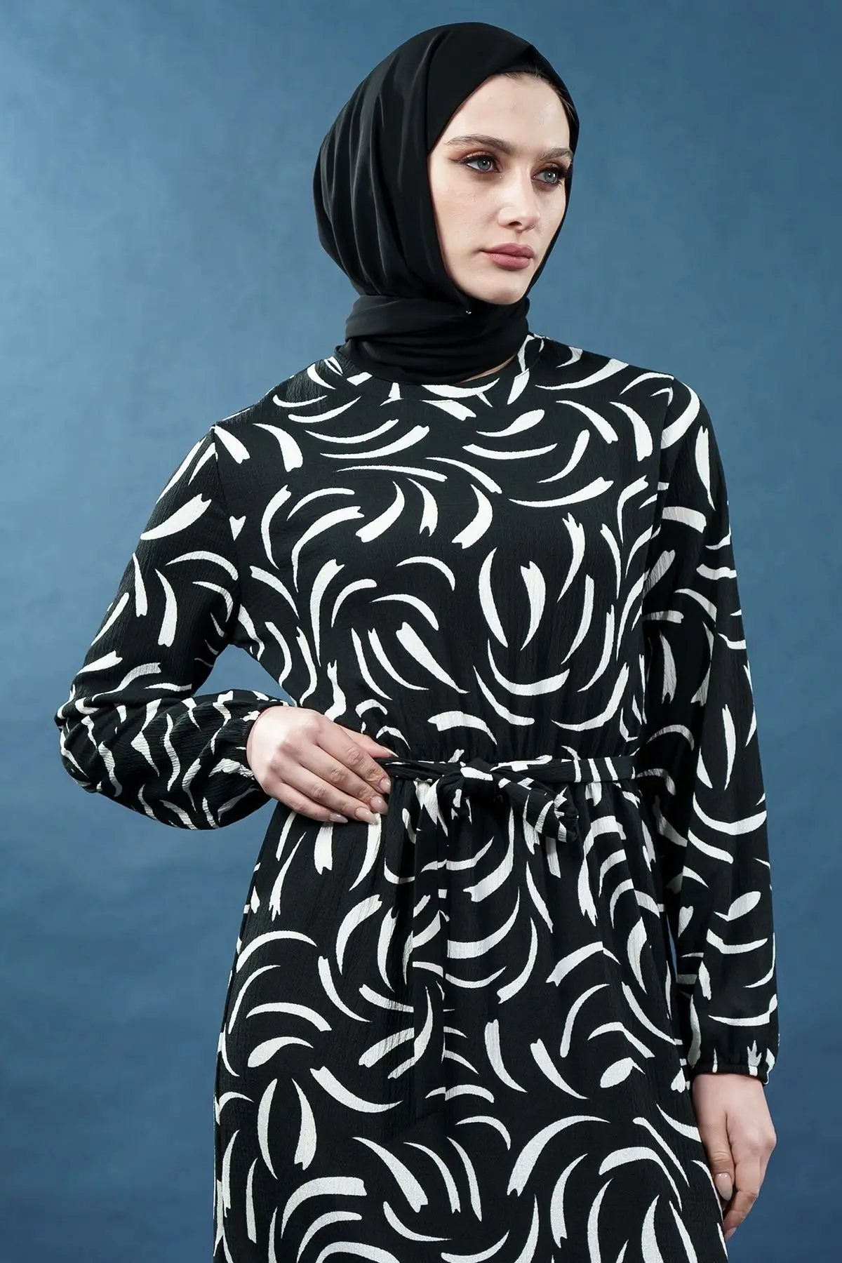 Yeni Sezon Kuşaklı Desenli Siyah Elbise-detail