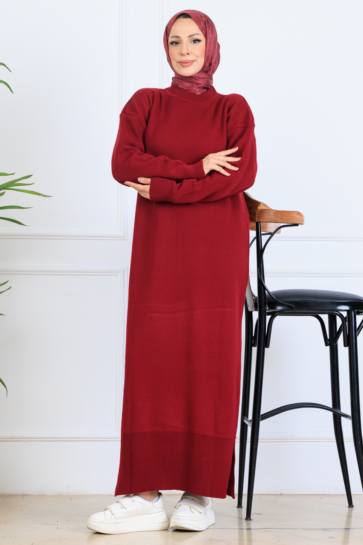 Yırtmaç Detaylı Triko Elbise