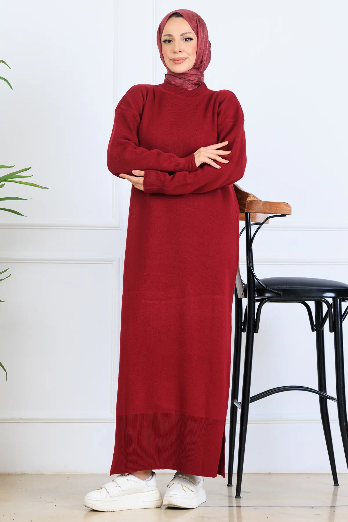 Yırtmaç Detaylı Triko Elbise