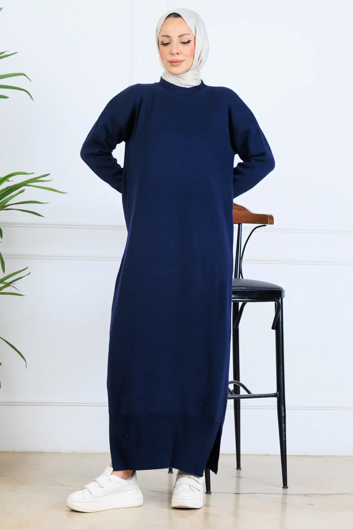 Yırtmaç Detaylı Triko Elbise-detail