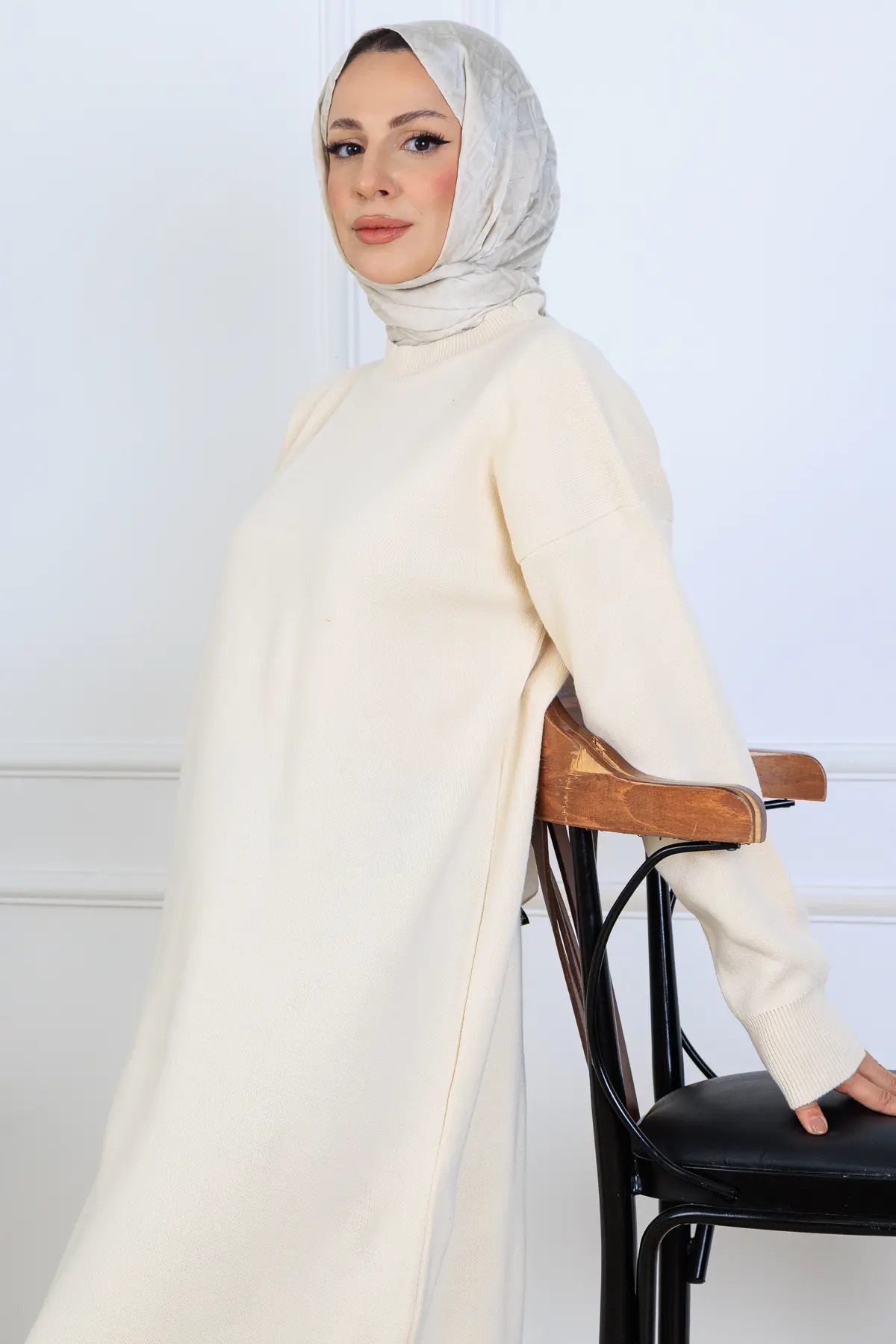 Yırtmaç Detaylı Triko Elbise-detail