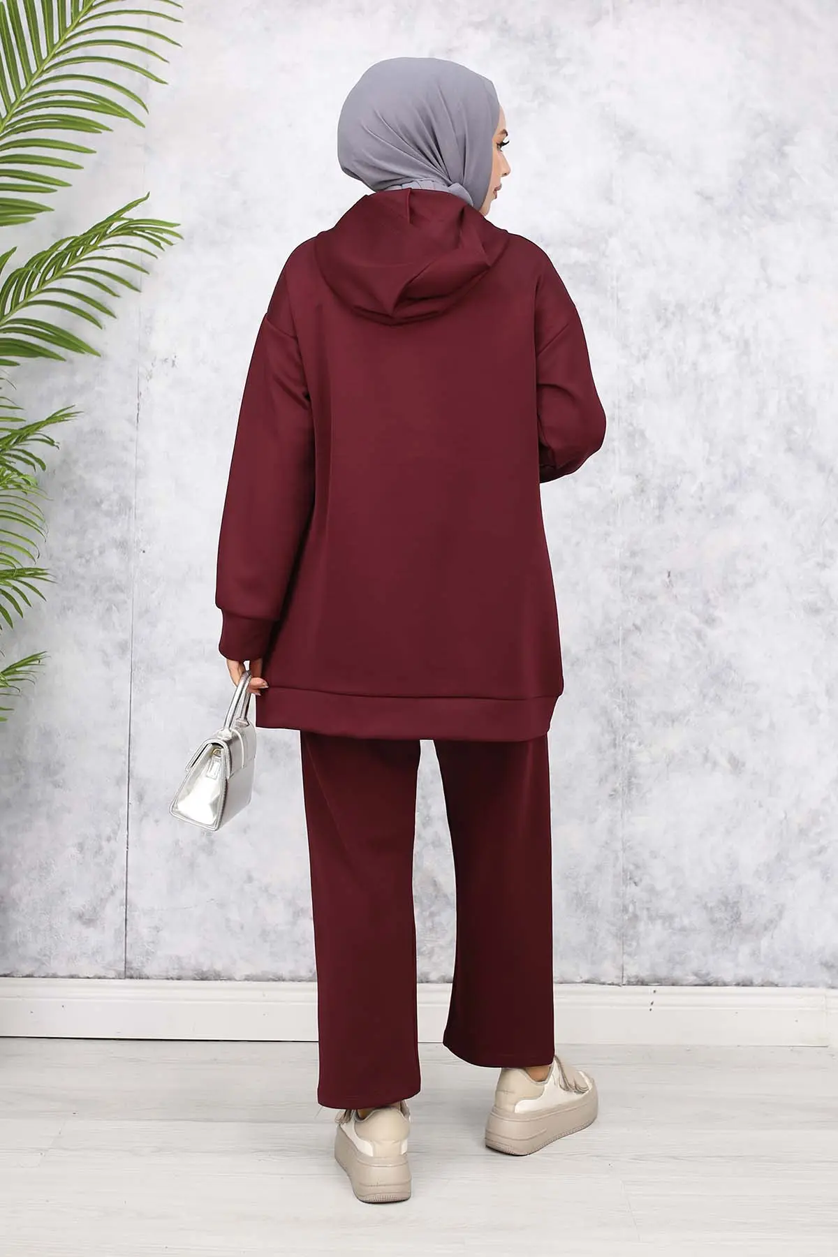 Collared Double Set With Coat Of Arms Detail-detail