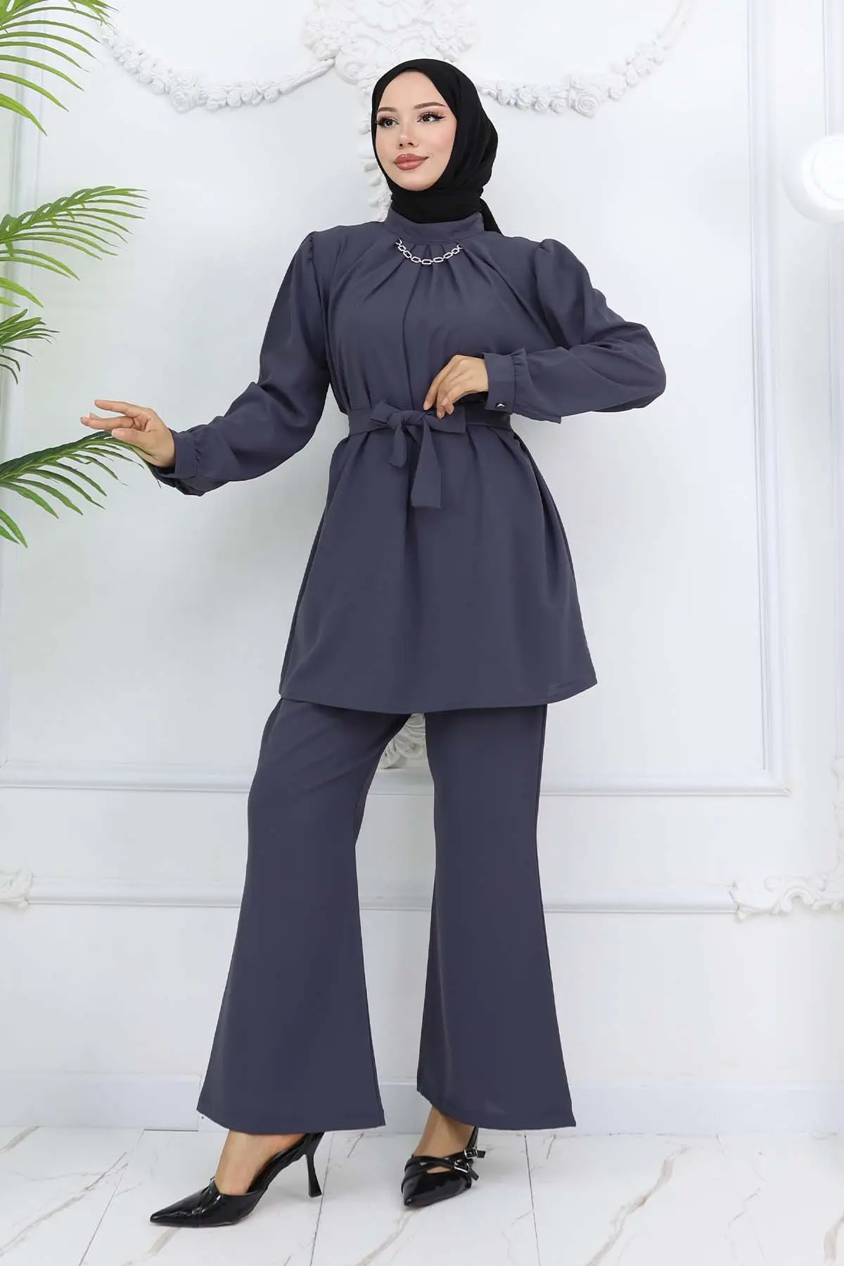 Chain Detailed Hijab Suit-detail