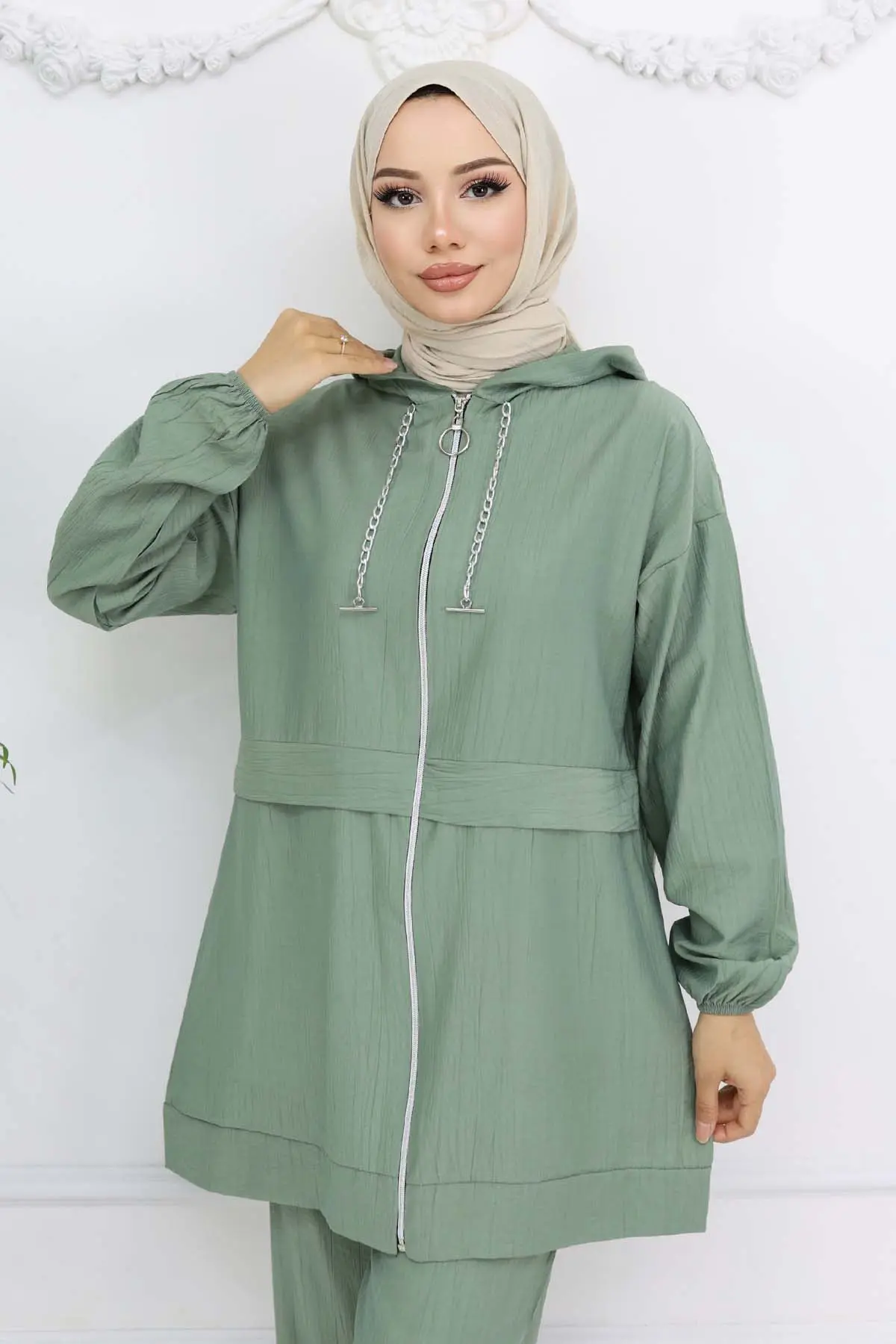 Chain Detailed Hijab Suit-detail