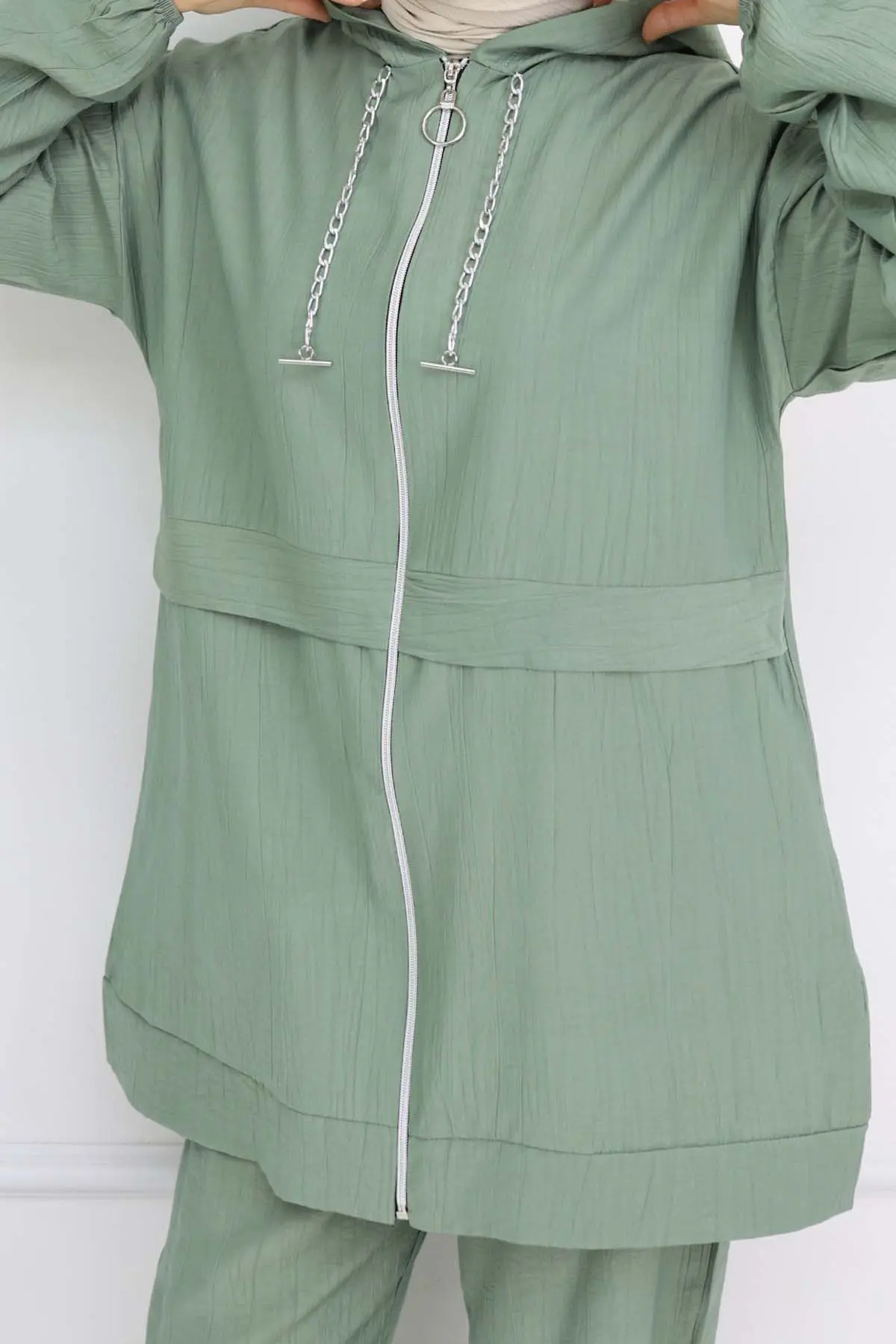 Chain Detailed Hijab Suit-detail