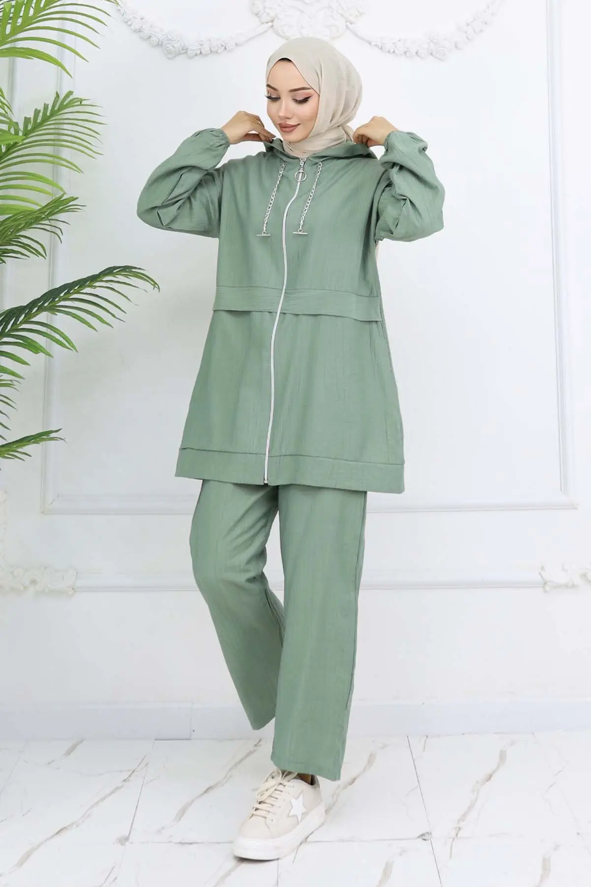 Chain Detailed Hijab Suit-detail