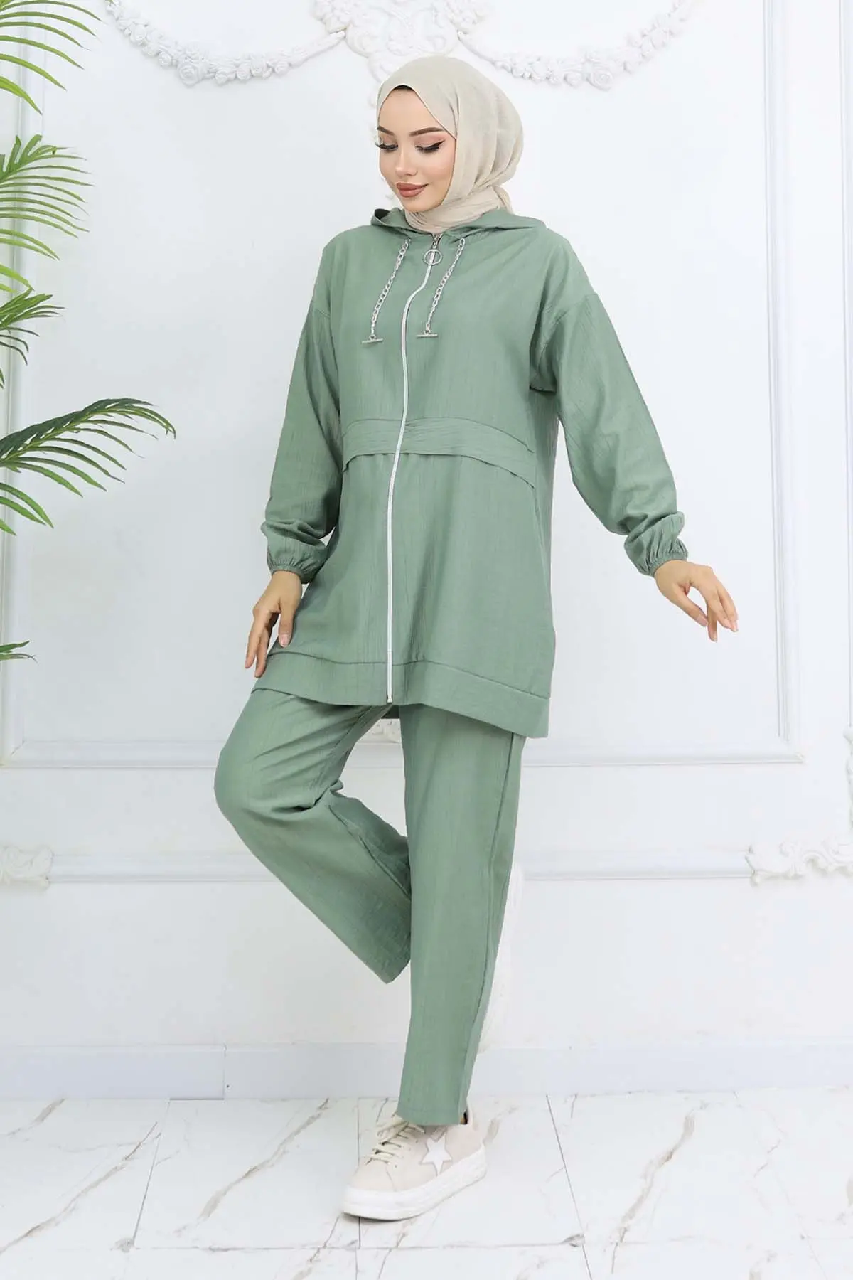 Chain Detailed Hijab Suit-detail