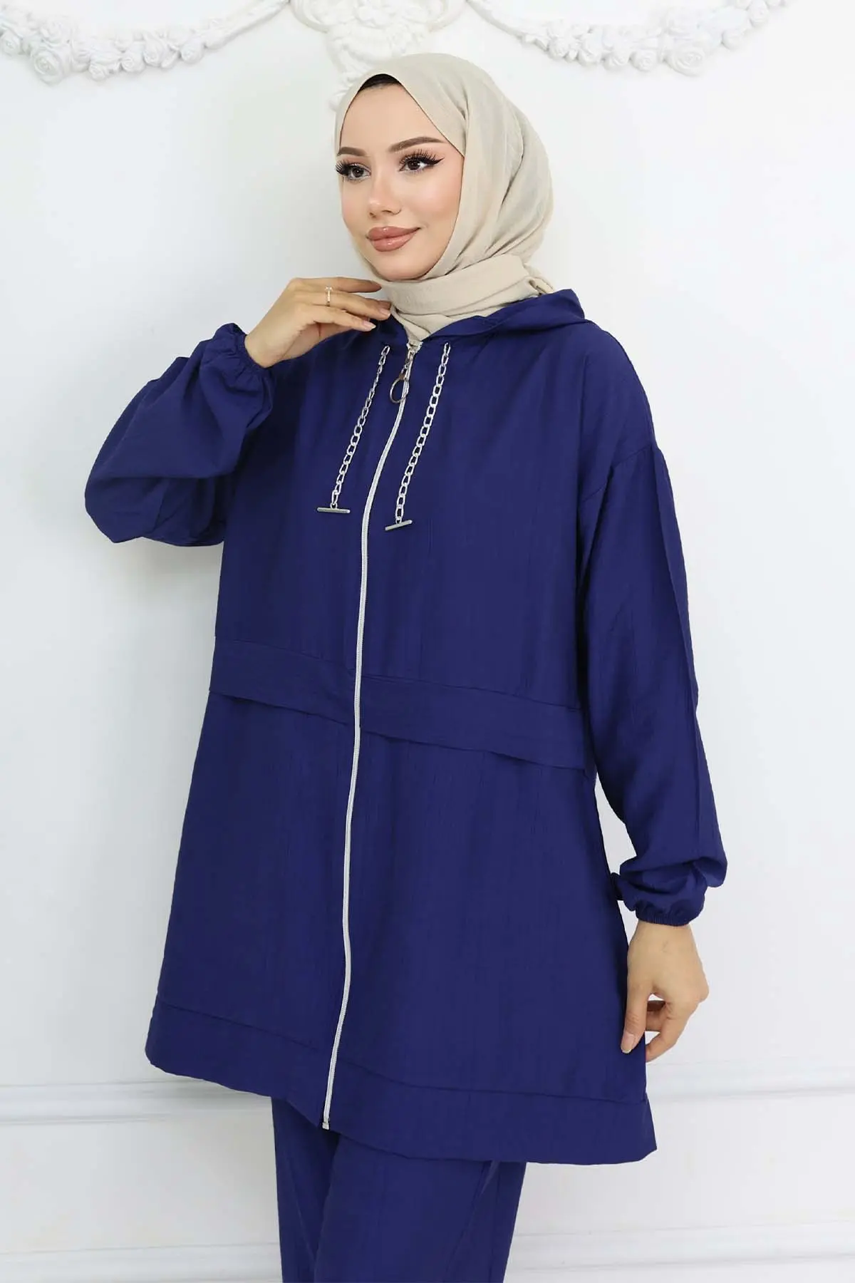 Chain Detailed Hijab Suit-detail