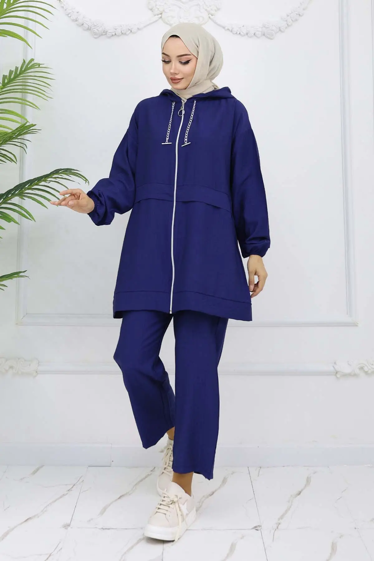 Chain Detailed Hijab Suit-detail