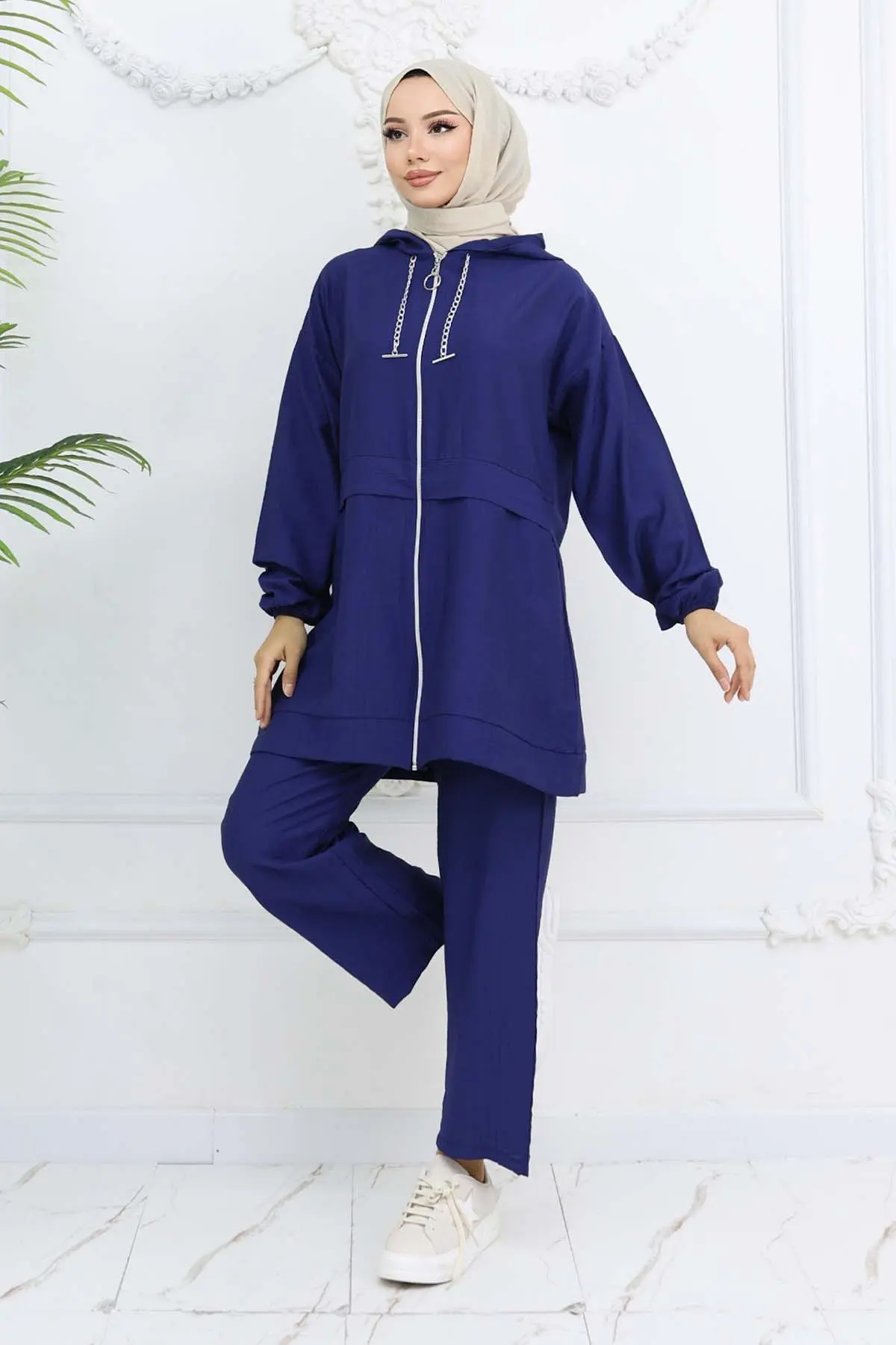 Chain Detailed Hijab Suit-detail