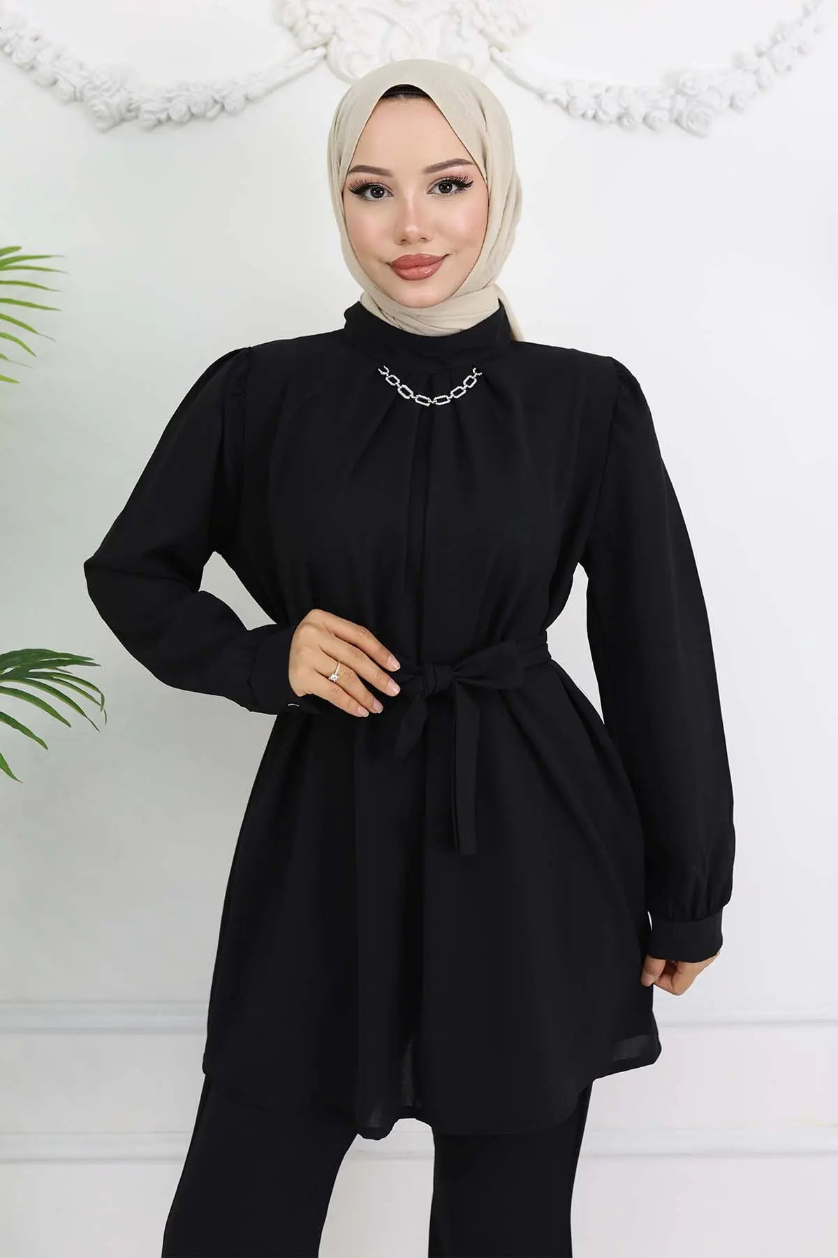 Chain Detailed Hijab Suit-detail