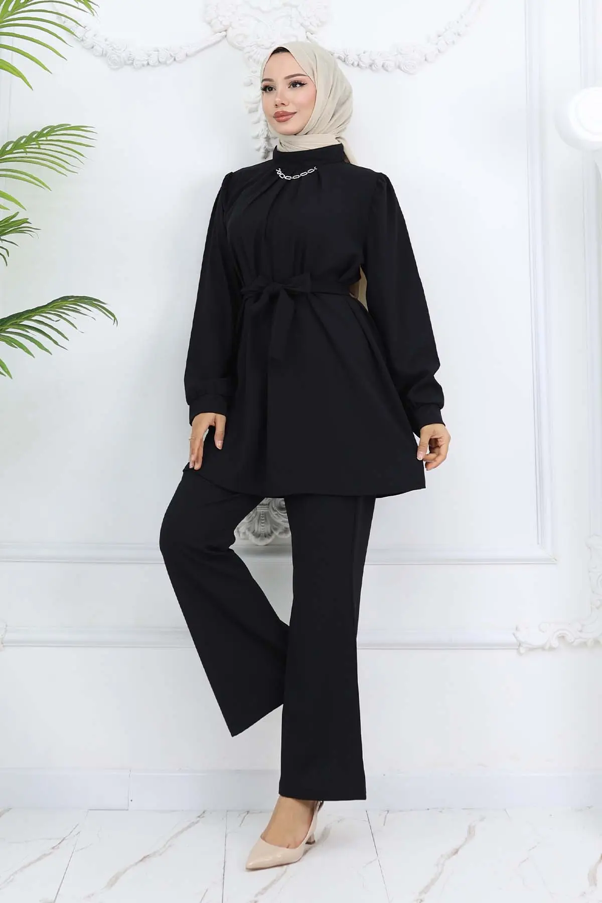 Chain Detailed Hijab Suit-detail