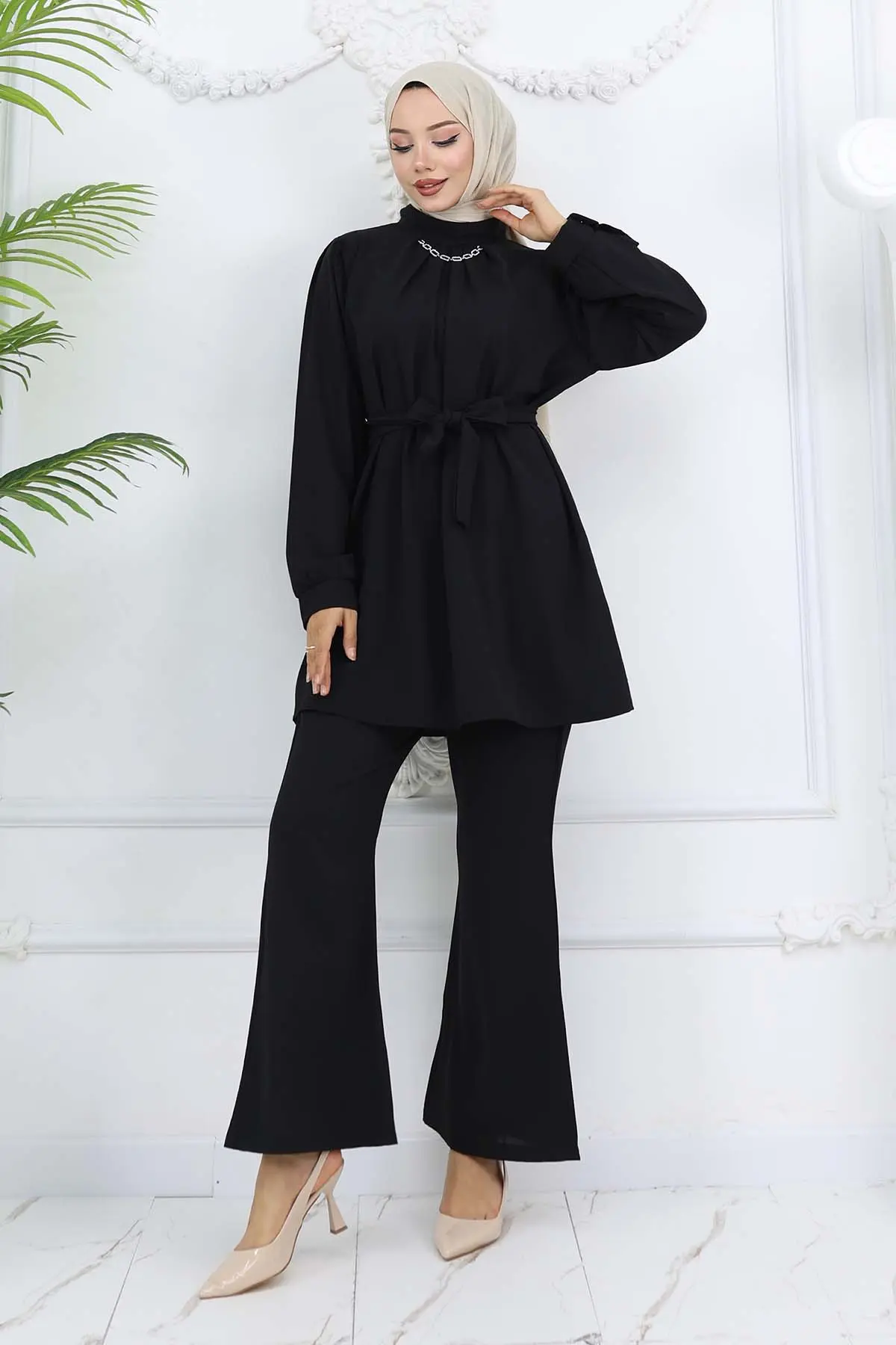 Chain Detailed Hijab Suit-detail