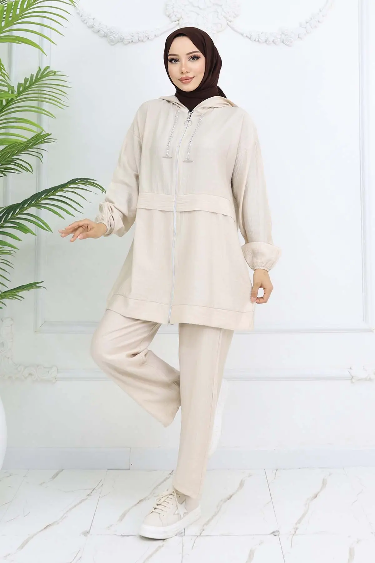 Chain Detailed Hijab Suit-detail