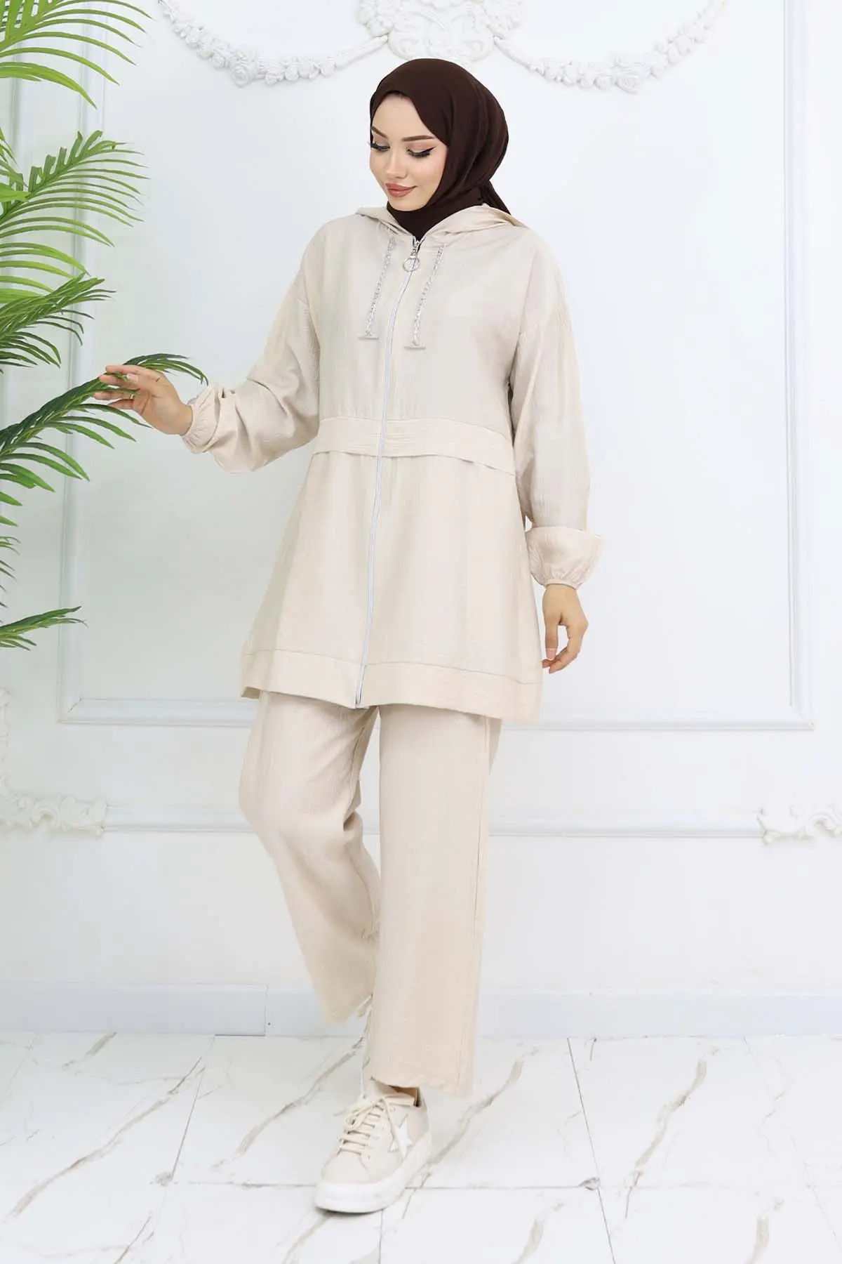 Chain Detailed Hijab Suit-detail