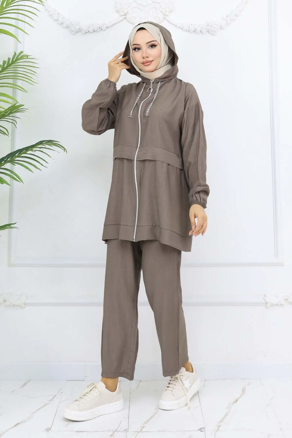 Chain Detailed Hijab Suit-detail