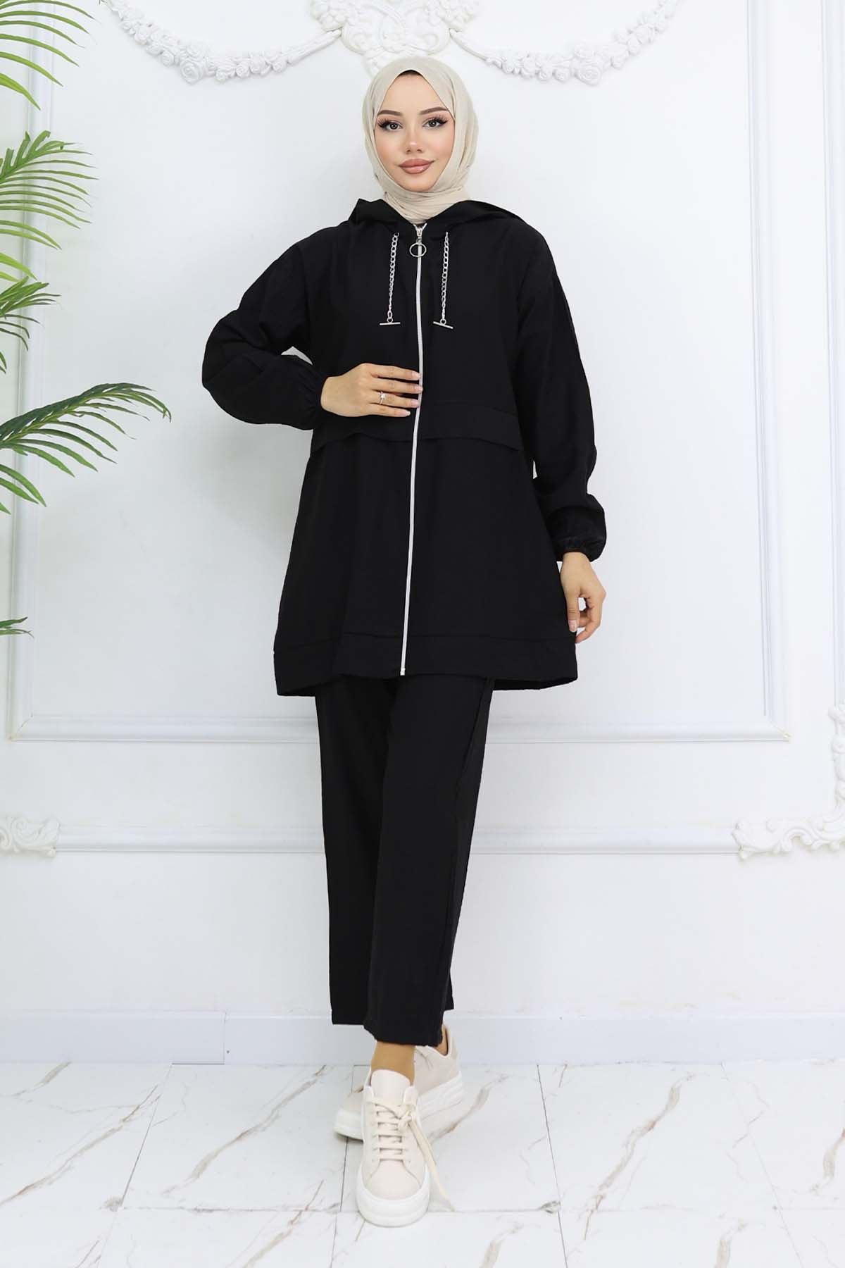 Chain Detailed Hijab Suit