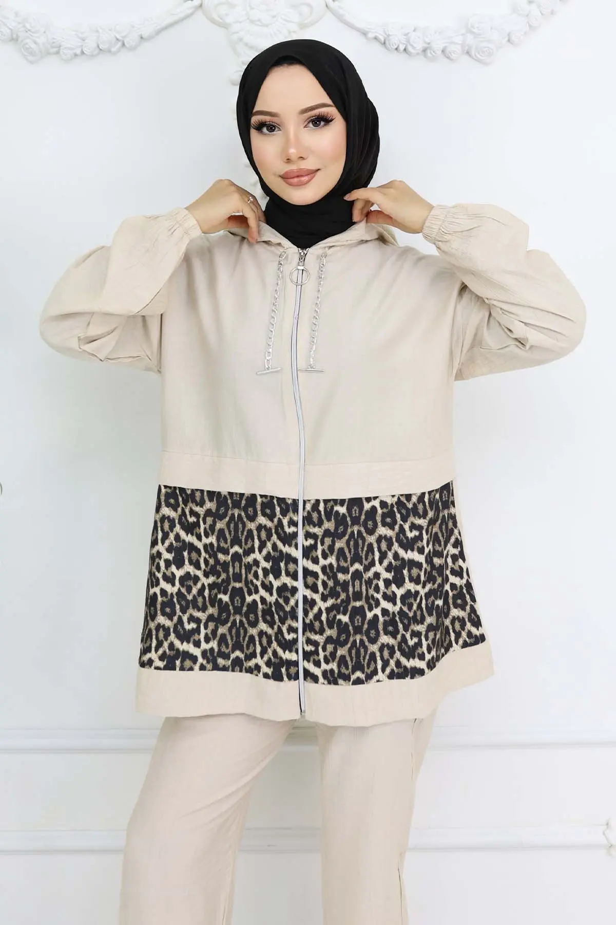 Chain Leopard Patterned Suit-detail