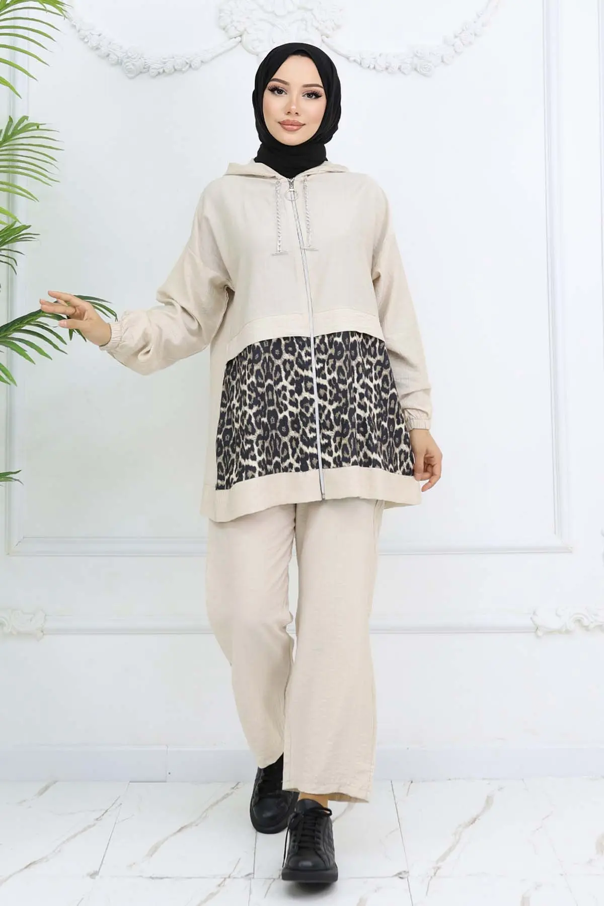 Chain Leopard Patterned Suit-detail
