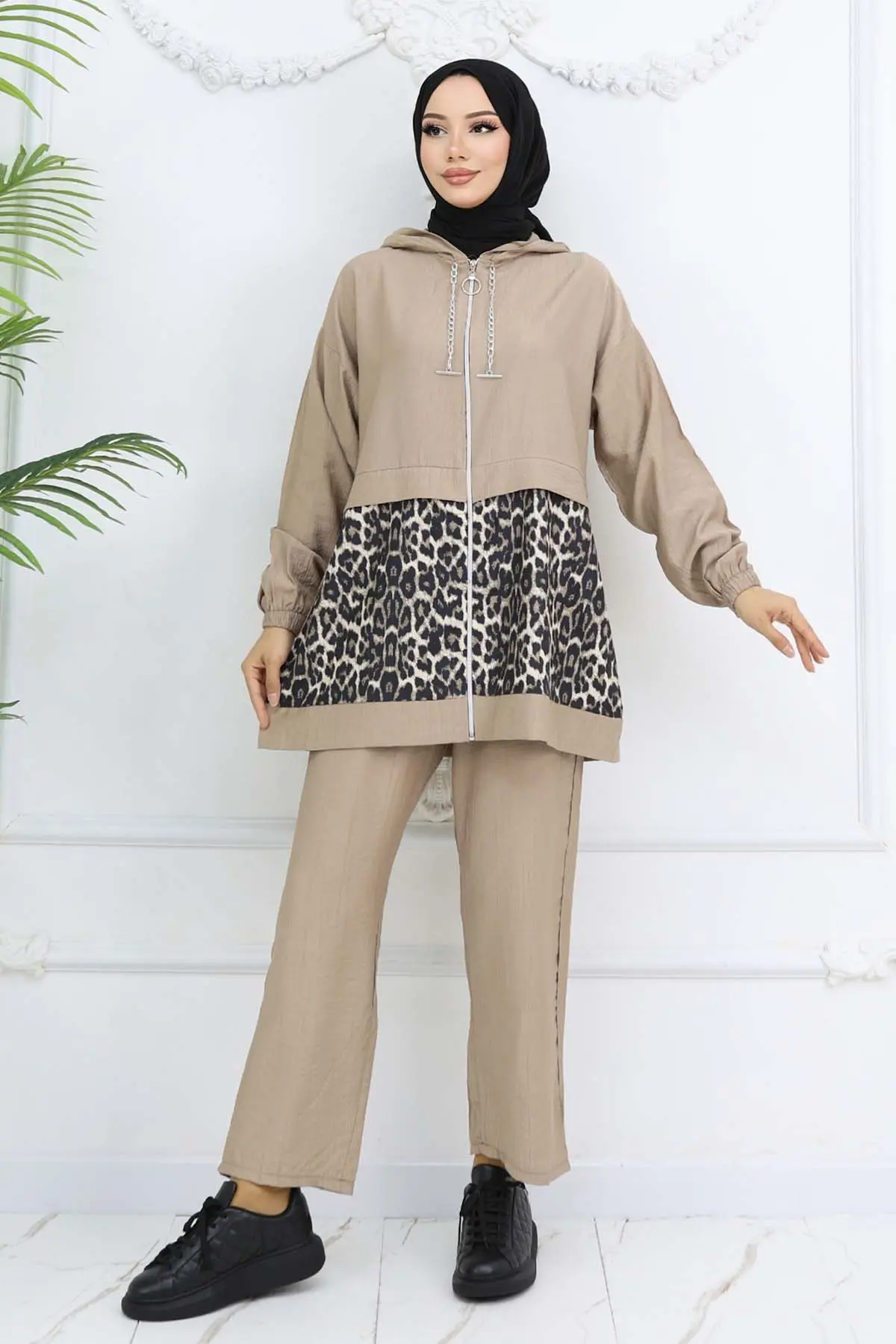 Chain Leopard Patterned Suit-detail