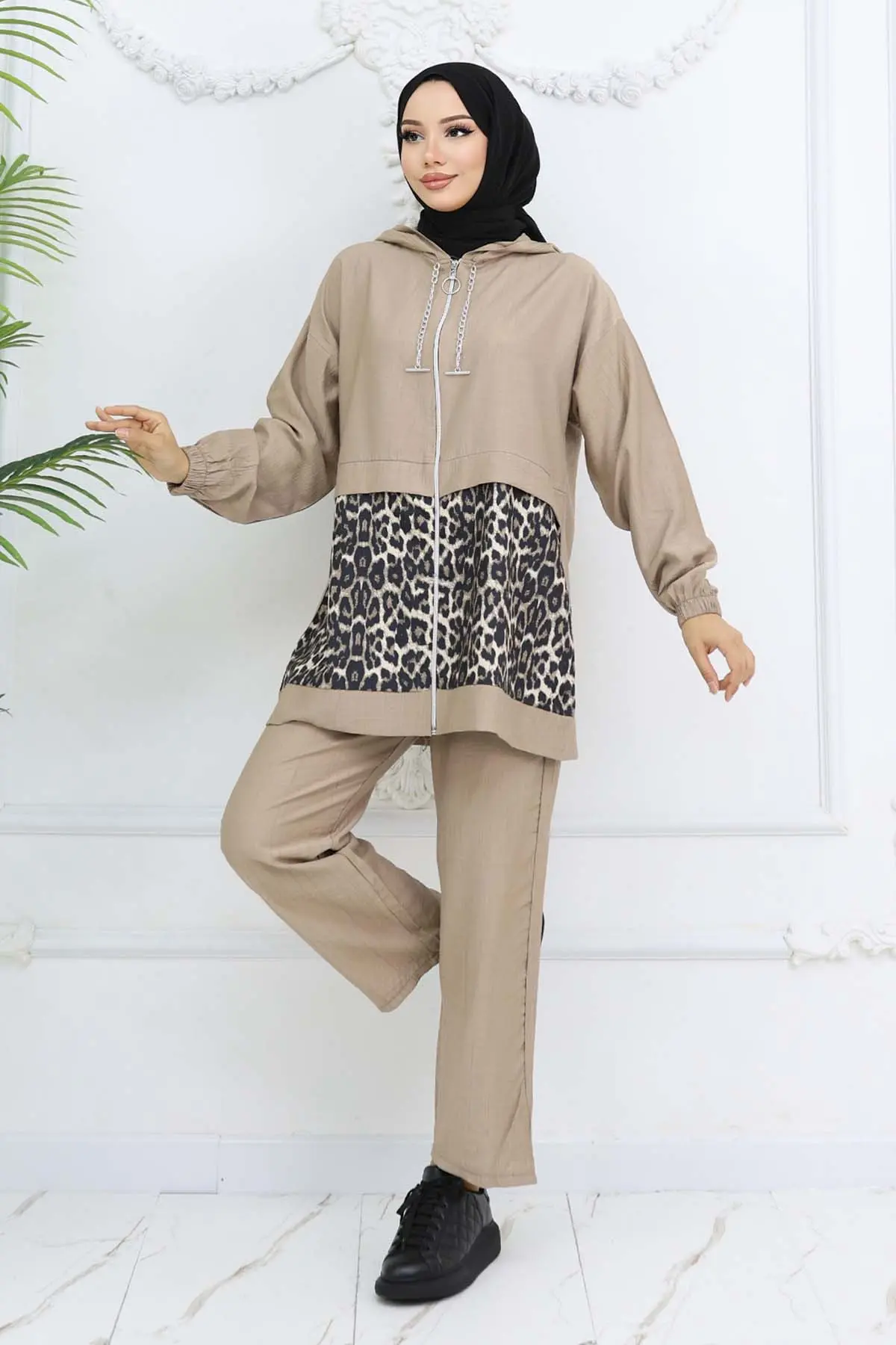 Chain Leopard Patterned Suit-detail