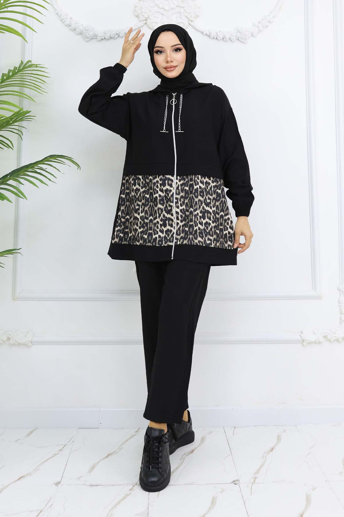 Chain Leopard Patterned Suit